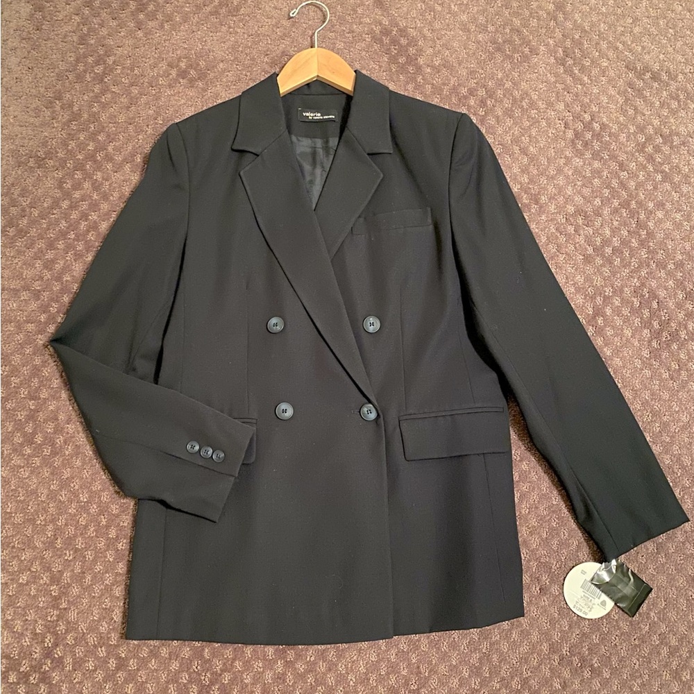 Valerie Steven's 100% pure Wool Black 2piece suit NEVER WORN STILL HAS TAGS